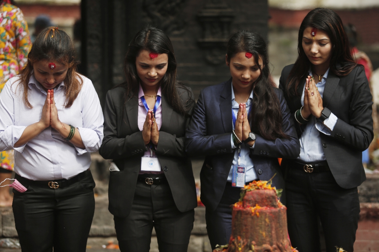 कोरोनाकालमा कस्तो देखियो साउने सोमबार? हेरौँ १२ तस्बिरमा